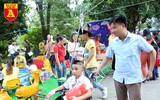 Gần 2.000 bệnh nhân nhi vui đón 'Trung thu hồng'